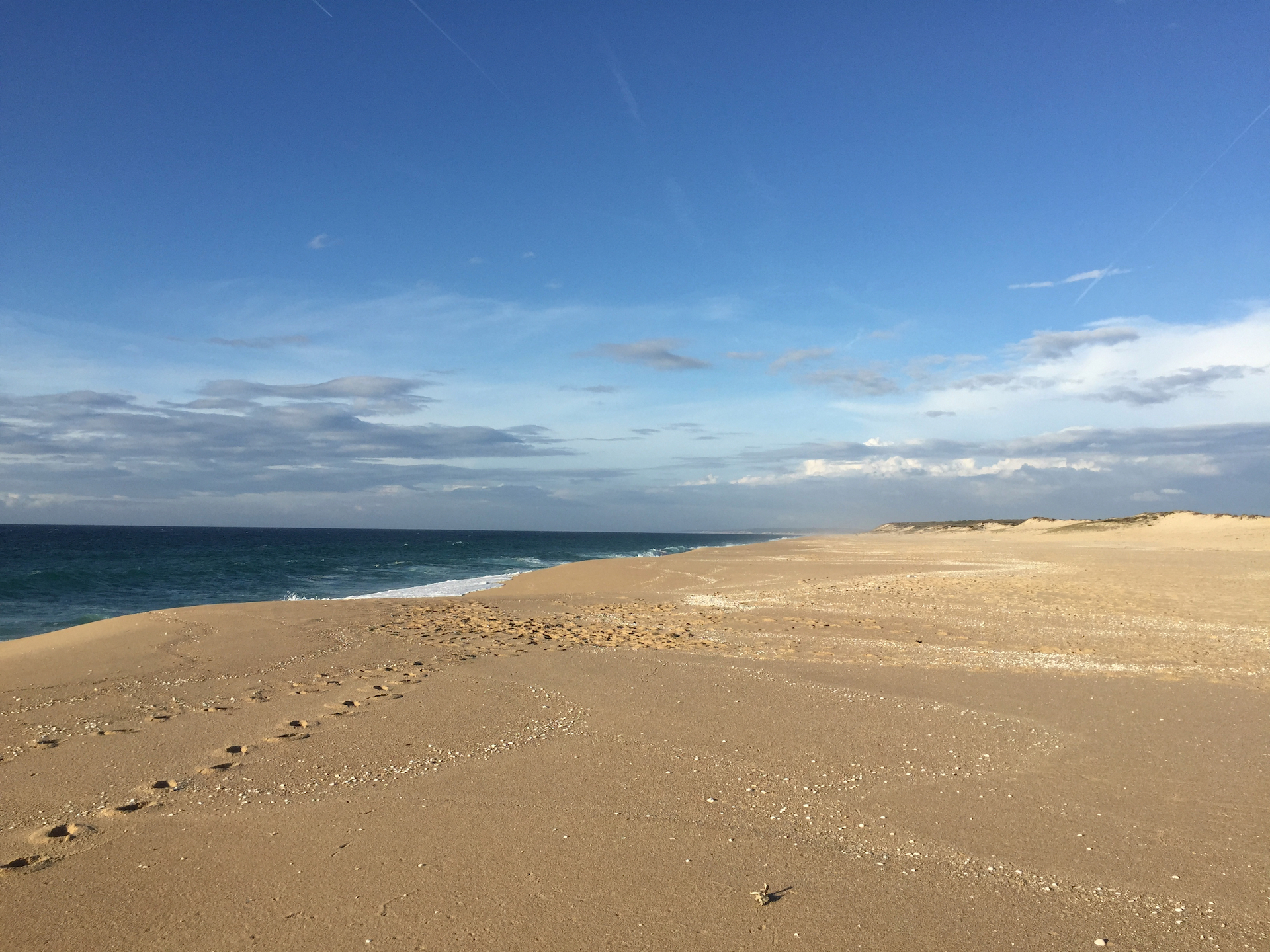 Prázdné portugalské pláže v listopadu